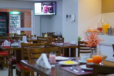 Oiti Hotel   By Up