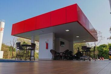 Oiti Hotel By Up