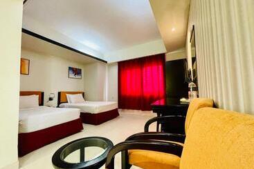 هتل Orchid Business