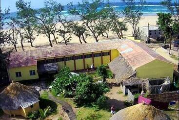 Pariango Beach Motel
