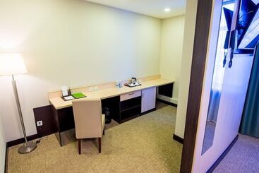 Reston Hotel & Spa
