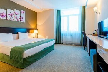 Reston Hotel & Spa