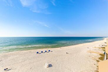 Crystal Shores West 202