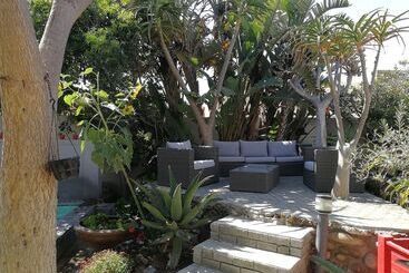 تختخواب و صبحانه 1932 House