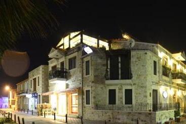تختخواب و صبحانه Focamor Otel