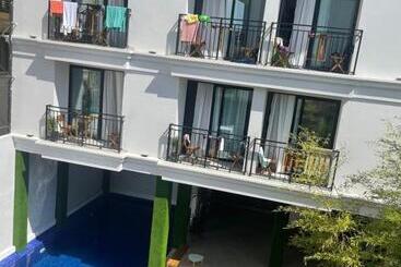 هتل Homey Kobuleti