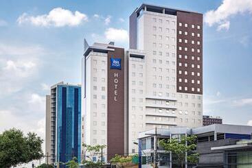 هتل Ibis Budget Manaus