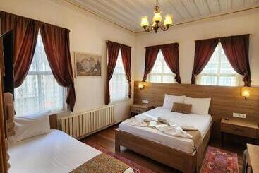 هتل Kadıköy White House