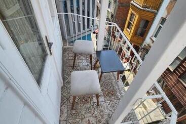 هتل Kadıköy White House