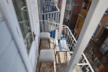 هتل Kadıköy White House
