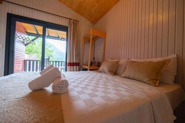 هتل Koala Bungalows