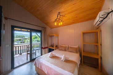 هتل Koala Bungalows