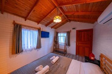 هتل Koala Bungalows