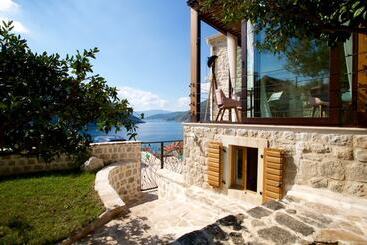 هتل Monte Bay Retreat  Adult Only