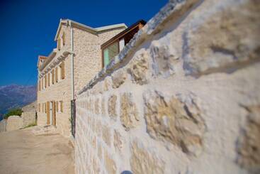 هتل Monte Bay Retreat  Adult Only