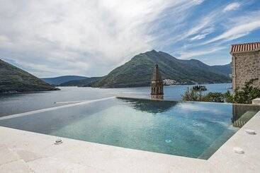 هتل Monte Bay Retreat  Adult Only