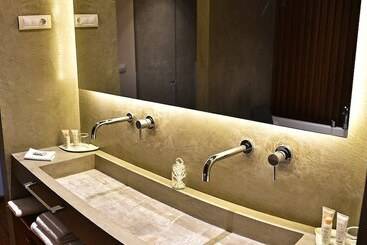هتل Monte Bay Retreat Adult Only