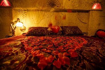 هتل Oread Cave Suites