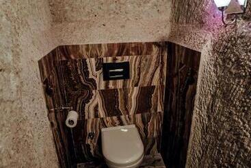 هتل Oread Cave Suites