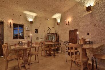 هتل The Owl Cave