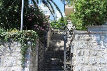 هتل Swiss Residence Montenegro