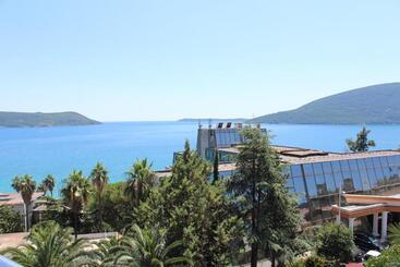هتل Swiss Residence Montenegro