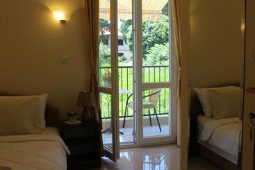 هتل Swiss Residence Montenegro