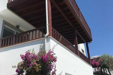 Ibak Sunny Houses