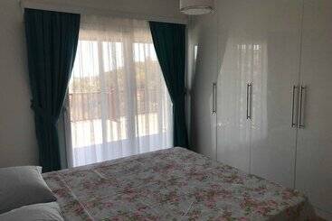 Ibak Sunny Houses