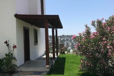 Ibak Sunny Houses