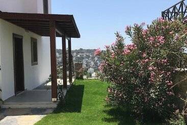 Ibak Sunny Houses