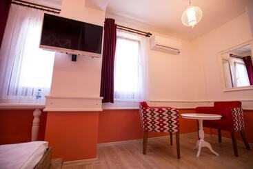 Menendi Otel