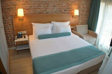 Sardinia Otel