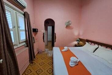 هتل Casa Miriam Hostal Colonial