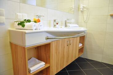 هتل Appartement Schattauer