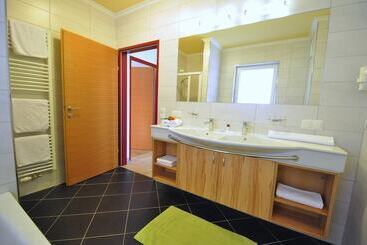 هتل Appartement Schattauer