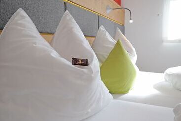 هتل Appartement Schattauer