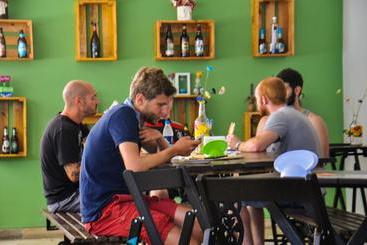 هتل Local Hostel Manaus