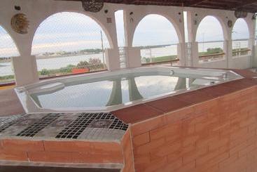 هتل Orla Guest House