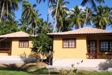 هتل Pousada Araçás Village