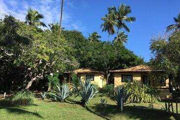 هتل Pousada Araçás Village