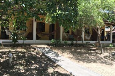 هتل Pousada Araçás Village