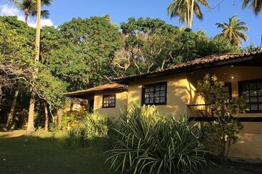 هتل Pousada Araçás Village