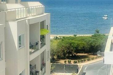 Side Seaview Apartment Near Beach And Close To St. Julians - Naxxar