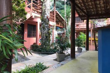 هاستل Biergarten Suites