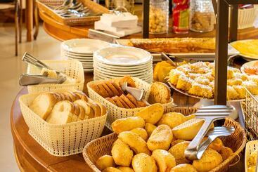 Castelo De Itaipava   Hotel, Eventos E Gastronomia