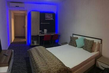 هاستل Ser Suite