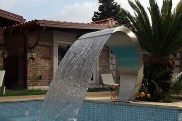 هتل Casa Sevilla Alacati