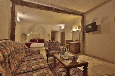 هتل Vezir Cave Suites
