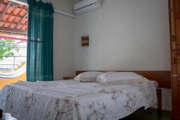 O Pharol Hostel E Pousada